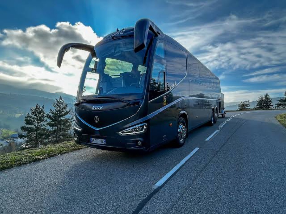 Autocar de tourisme pour location avec chauffeur à Champigny-sur-Marne