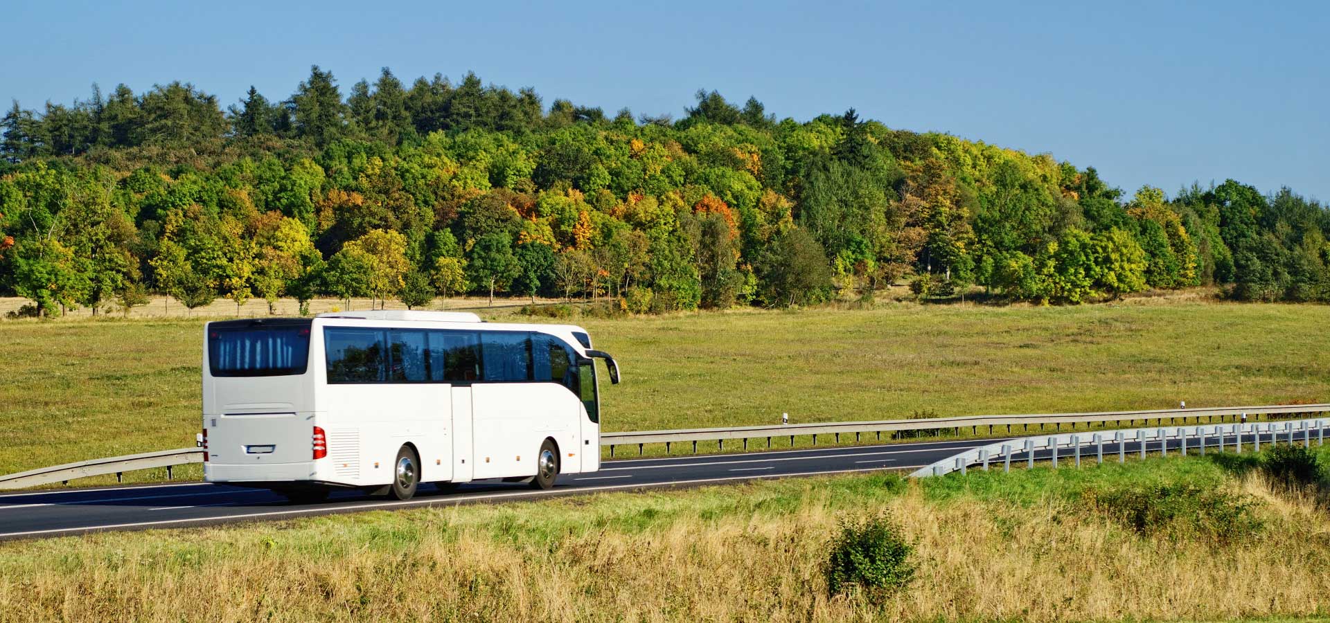 Autocar de tourisme pour location avec chauffeur à Issy-les-Moulineaux