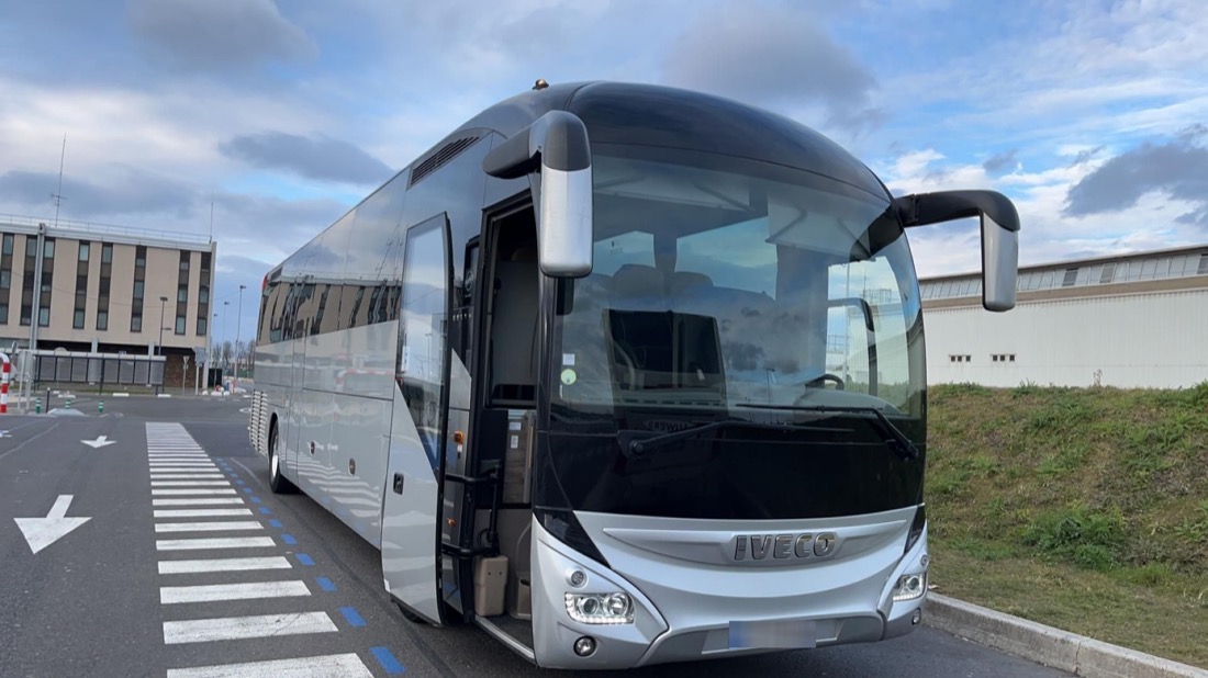 Autocar de tourisme pour location avec chauffeur à Saint-Maur-des-Fossés